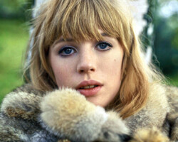 MARIANNE FAITHFULL